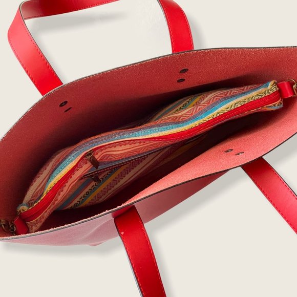 Nuria Morera red vegan leather tote +inner bag - Picture 5 of 6